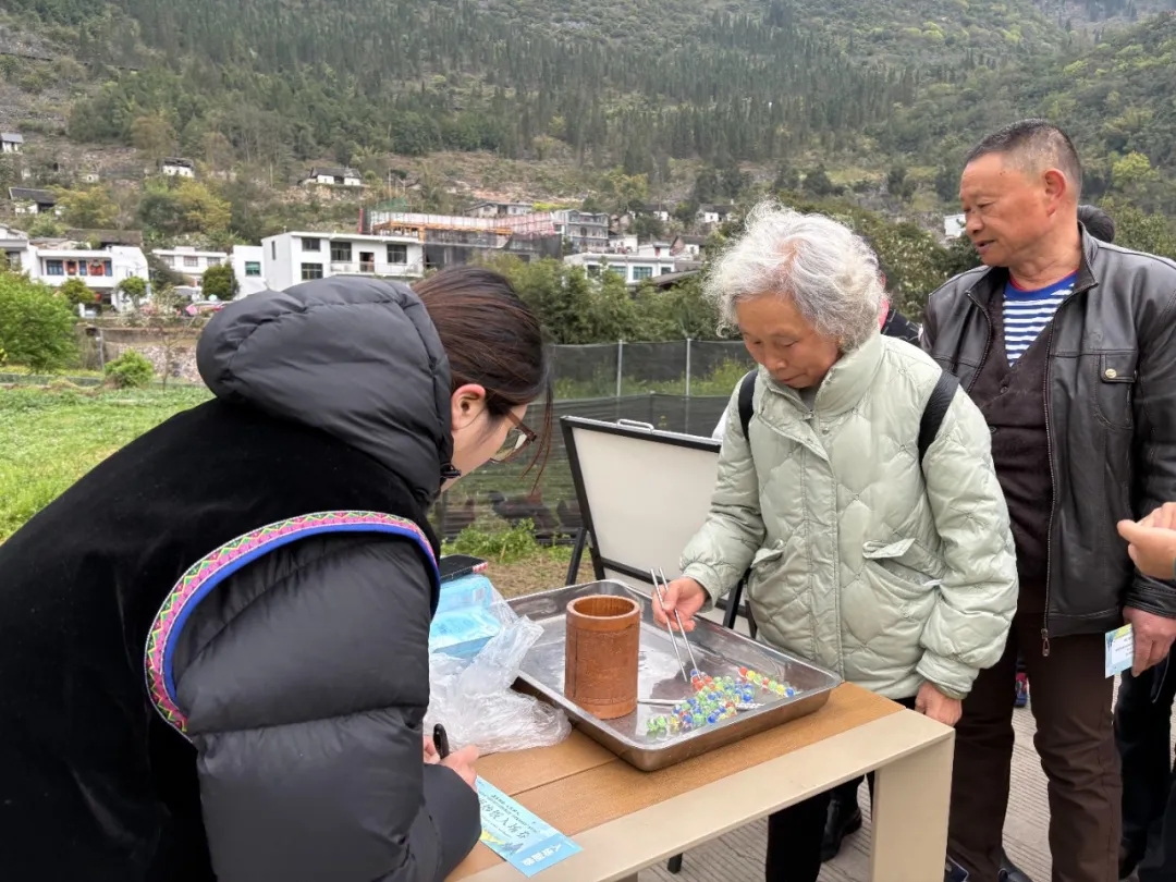 万峰林早春欢乐游：油菜花海漫峰林 千人蛋炒饭徒步迎新春(图5)