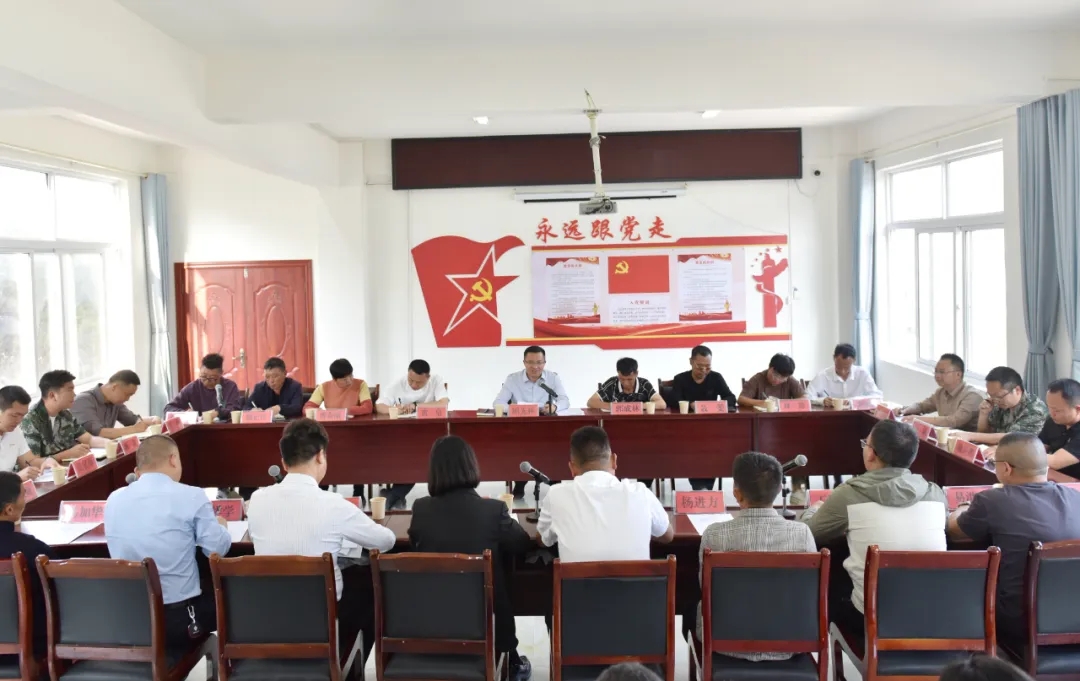 顾先林到乌沙镇、白碗窑镇宣讲习近平总书记在贵州考察时的重要讲话精神(图2)