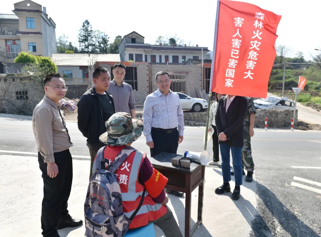 顾先林到乌沙镇、白碗窑镇宣讲习近平总书记在贵州考察时的重要讲话精神(图5)