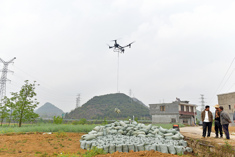 兴义：智慧农机助力6万亩生姜种植提质增效(图1)