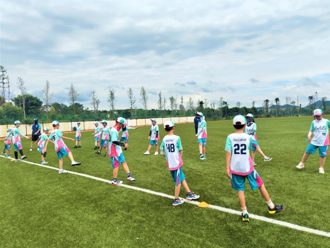 2025年“奔跑吧·少年”全国软式棒垒球锦标赛暨夏令营活动(第一阶段)在兴义开赛(图4) 2025年“奔跑吧·少年”全国软式棒垒球锦标赛暨夏令营活动(第一阶段)在兴义开赛(图4)