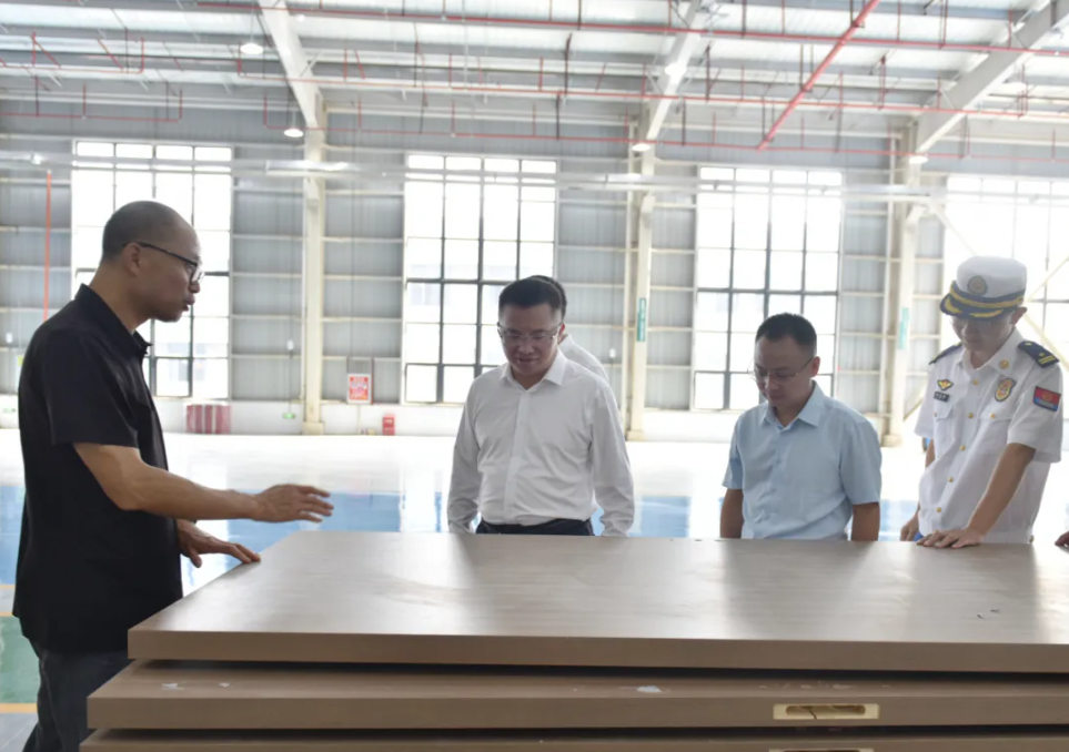 顾先林到清水河镇开展入企走访并调研产业发展、安全生产等工作(图4)