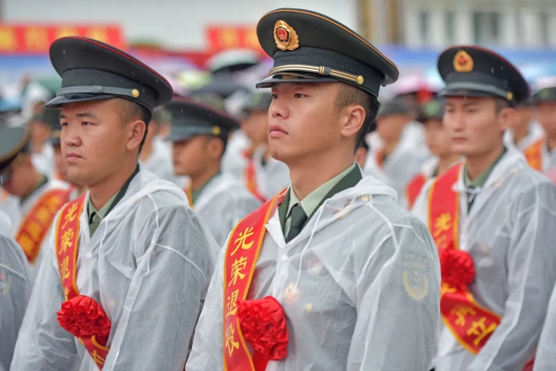 黔西南州：送新兵 踏征程 热血铸魂赴军营(图2)