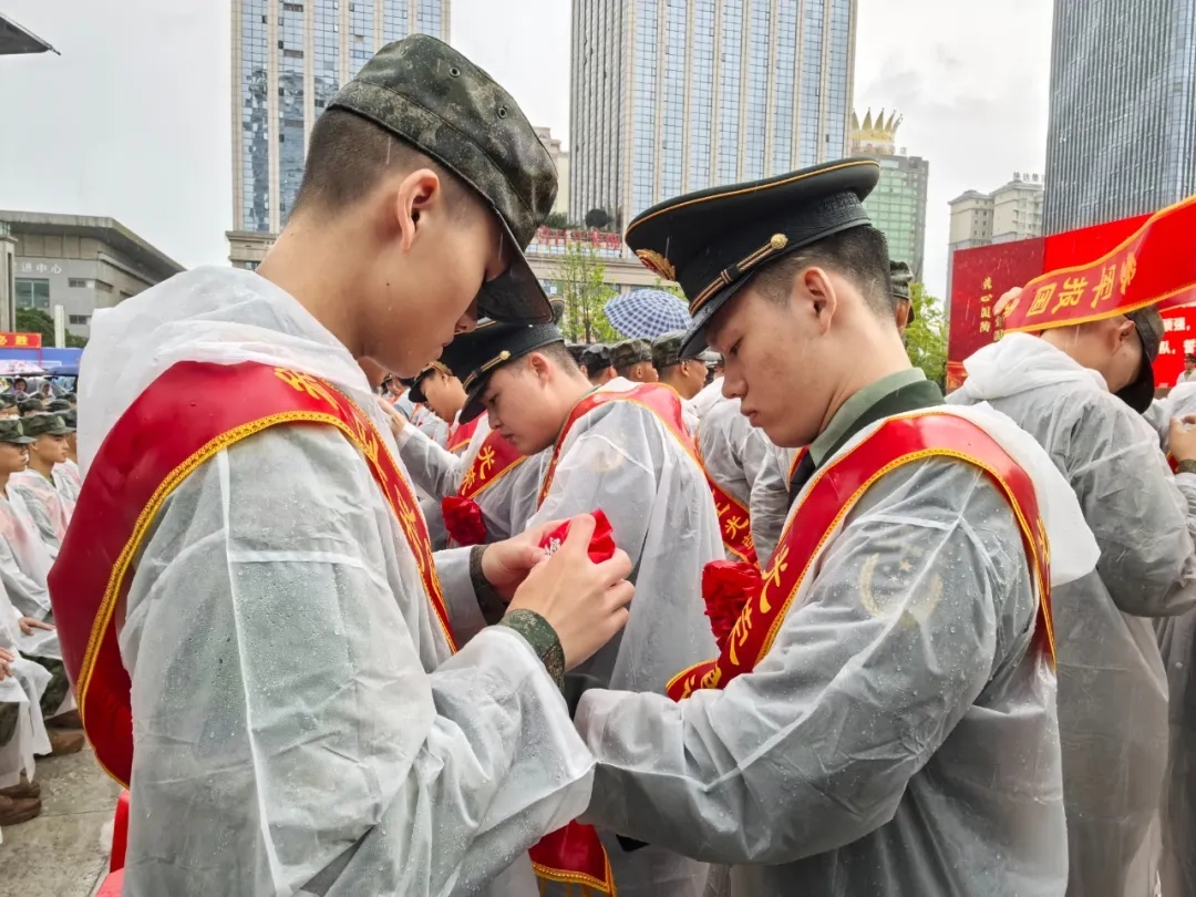 黔西南州：送新兵 踏征程 热血铸魂赴军营(图3)