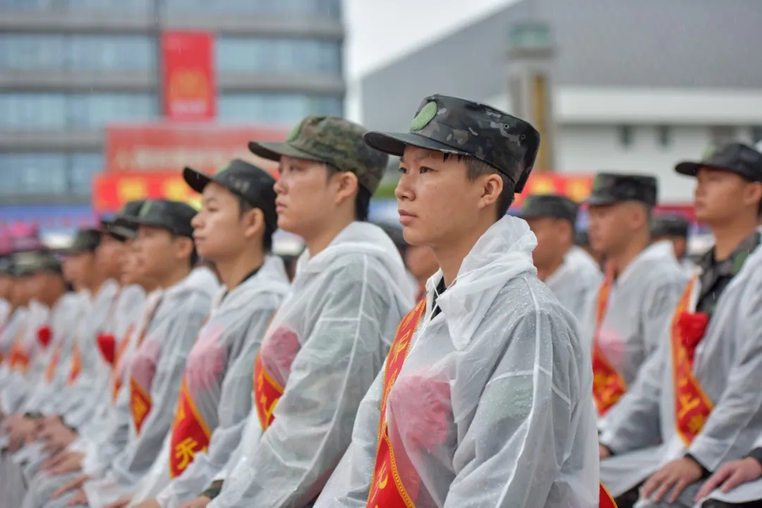 黔西南州：送新兵 踏征程 热血铸魂赴军营(图5)