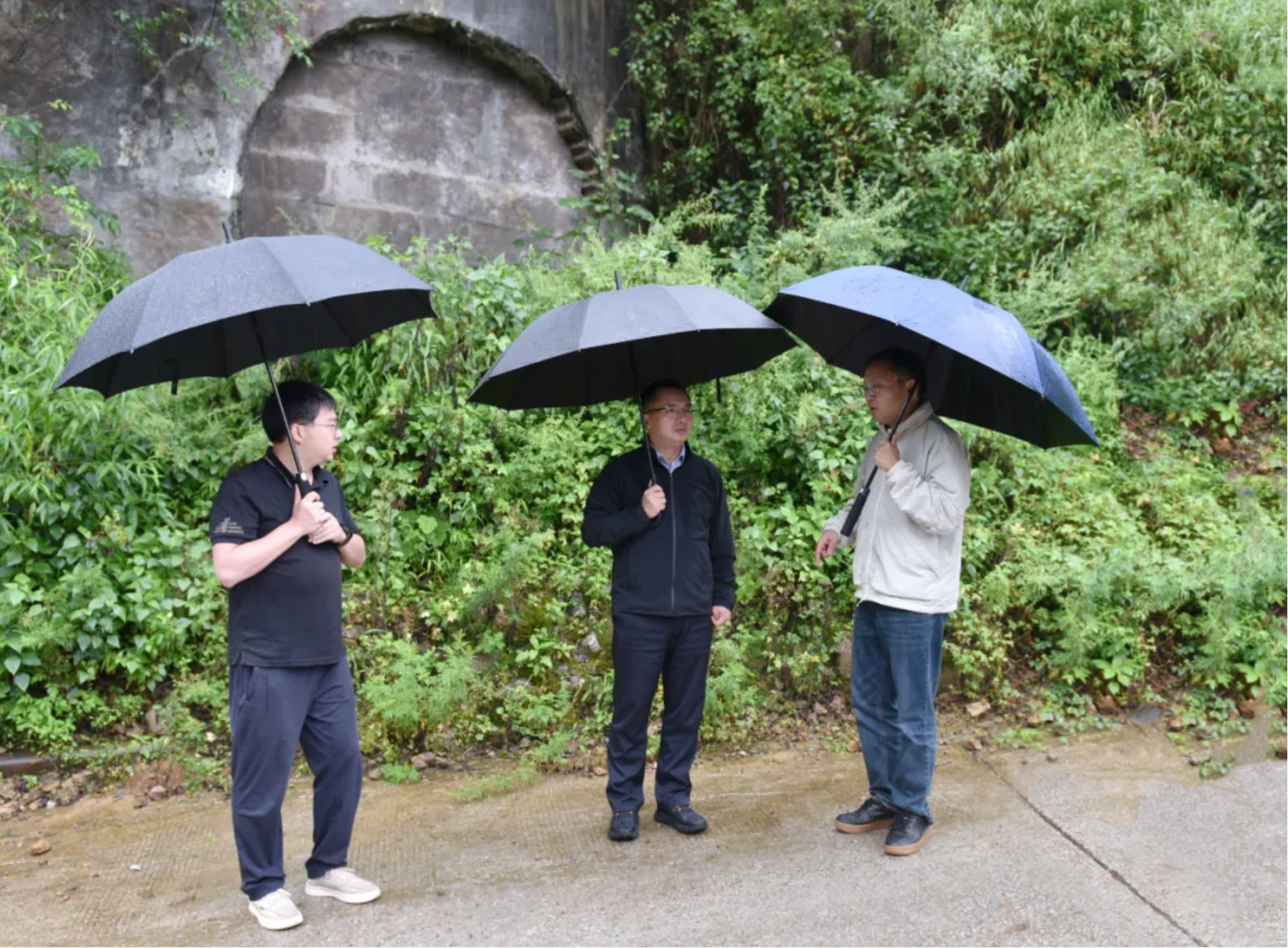 顾先林到部分乡镇调研巩固拓展脱贫攻坚成果同乡村振兴有效衔接、地质灾害防治、道路交通安全、煤矿安全生产等工作(图4) 顾先林到部分乡镇调研巩固拓展脱贫攻坚成果同乡村振兴有效衔接、地质灾害防治、道路交通安全、煤矿安全生产等工作(图4)