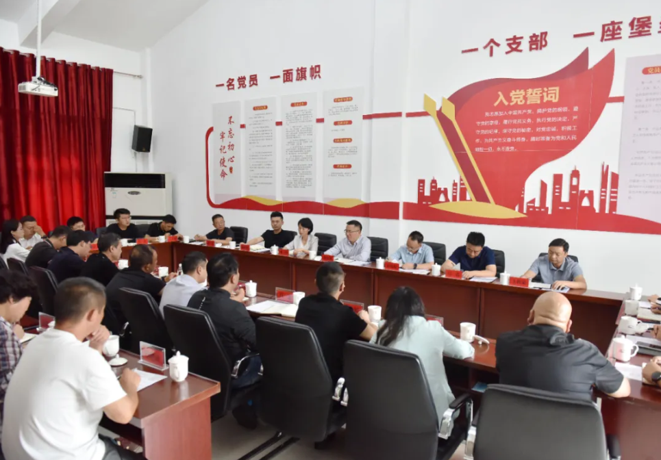 万峰林景区品质提升工作调研座谈会召开(图2) 万峰林景区品质提升工作调研座谈会召开(图2)