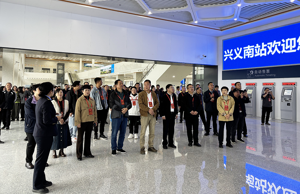 兴义市2025年度州、市人大代表集中视察活动举行(图1)