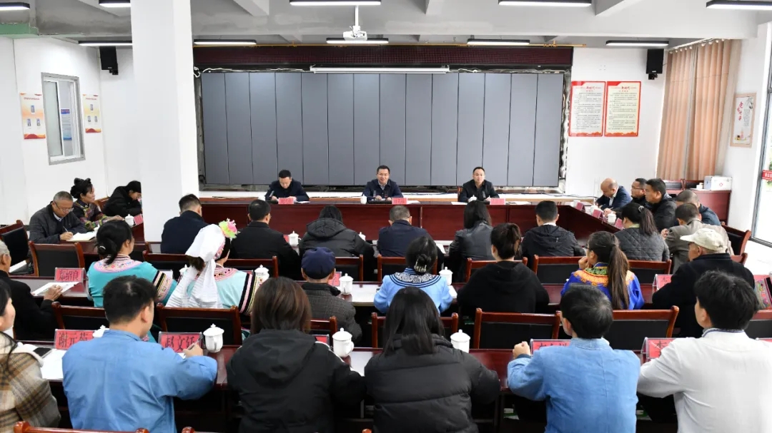 顾先林到洒金街道宣讲党的二十届四中全会精神并调研(图2)