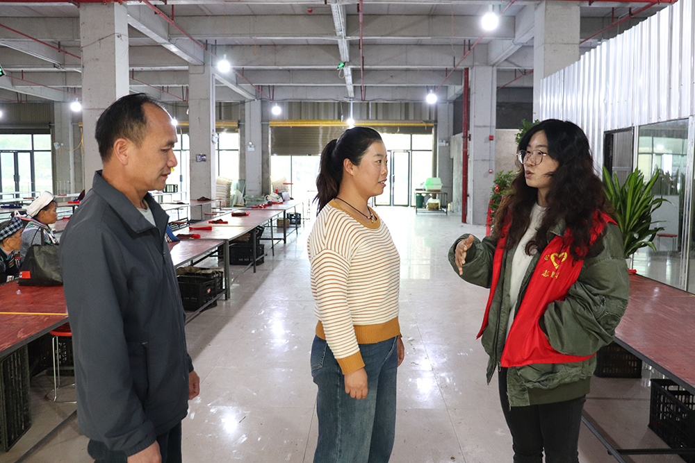 万屯镇阿泥社区：创新宣讲方式 让党的二十届四中全会精神入脑入心(图3)