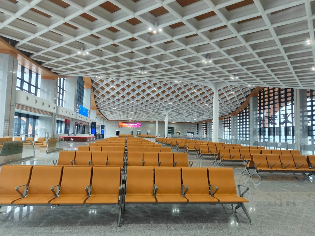 盘兴铁路兴义南站站房建成 兴义高铁时代进入冲刺收官(图5)
