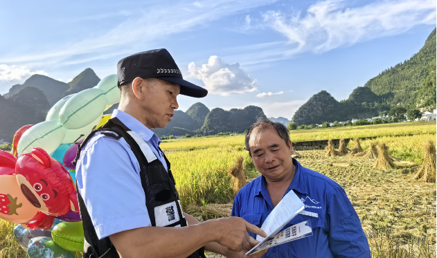 万峰林景区：“旅游警务”绘就平安“警”色(图4)