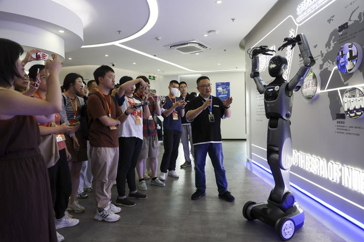 凝聚复兴伟力 绘就时代华章——2025年宣传思想文化事业开创新局面(图11) 凝聚复兴伟力 绘就时代华章——2025年宣传思想文化事业开创新局面(图11)