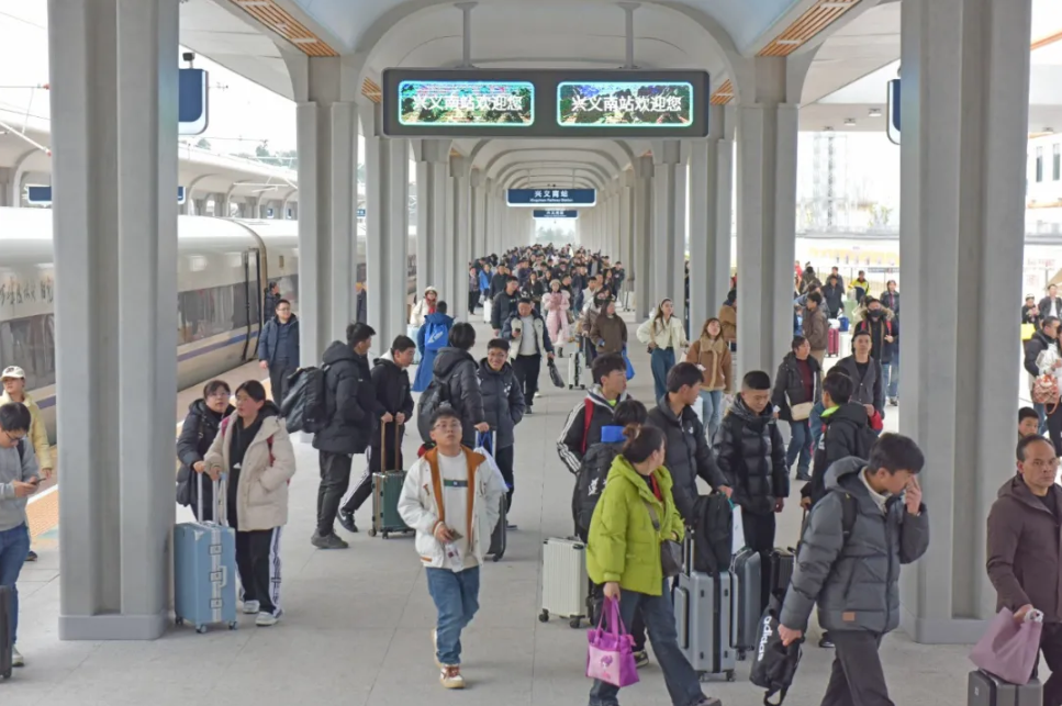 盘兴高铁迎来春运首秀 全方位护航旅客平安温馨归途(图1)