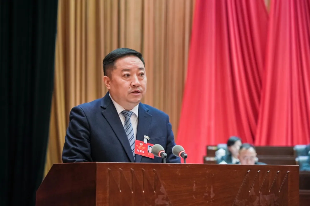 政协第九届兴义市委员会第六次会议开幕(图5) 政协第九届兴义市委员会第六次会议开幕(图5)