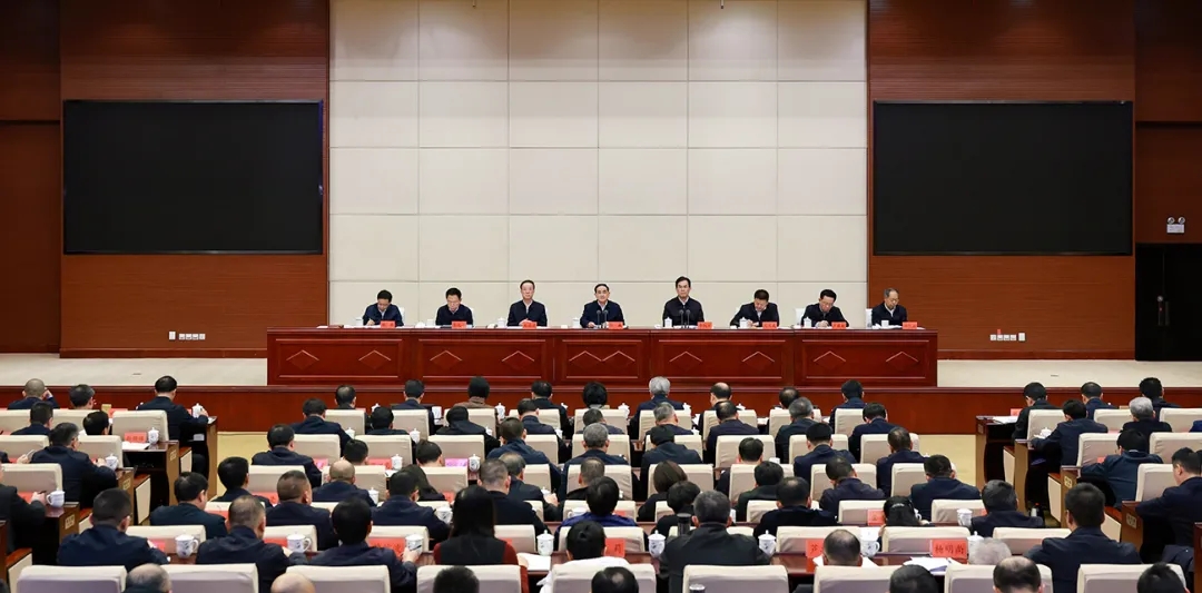 省委农村工作会议在贵阳召开 徐麟出席并讲话(图2)