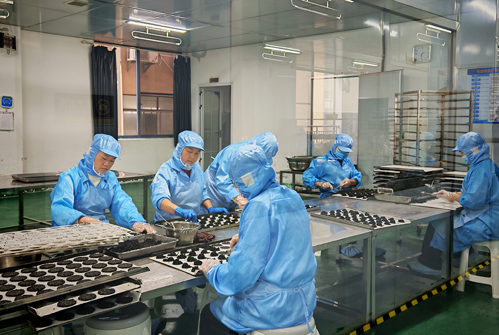 兴义：特色轻工业蓬勃发展 绘就产业兴百姓富新图景(图3)