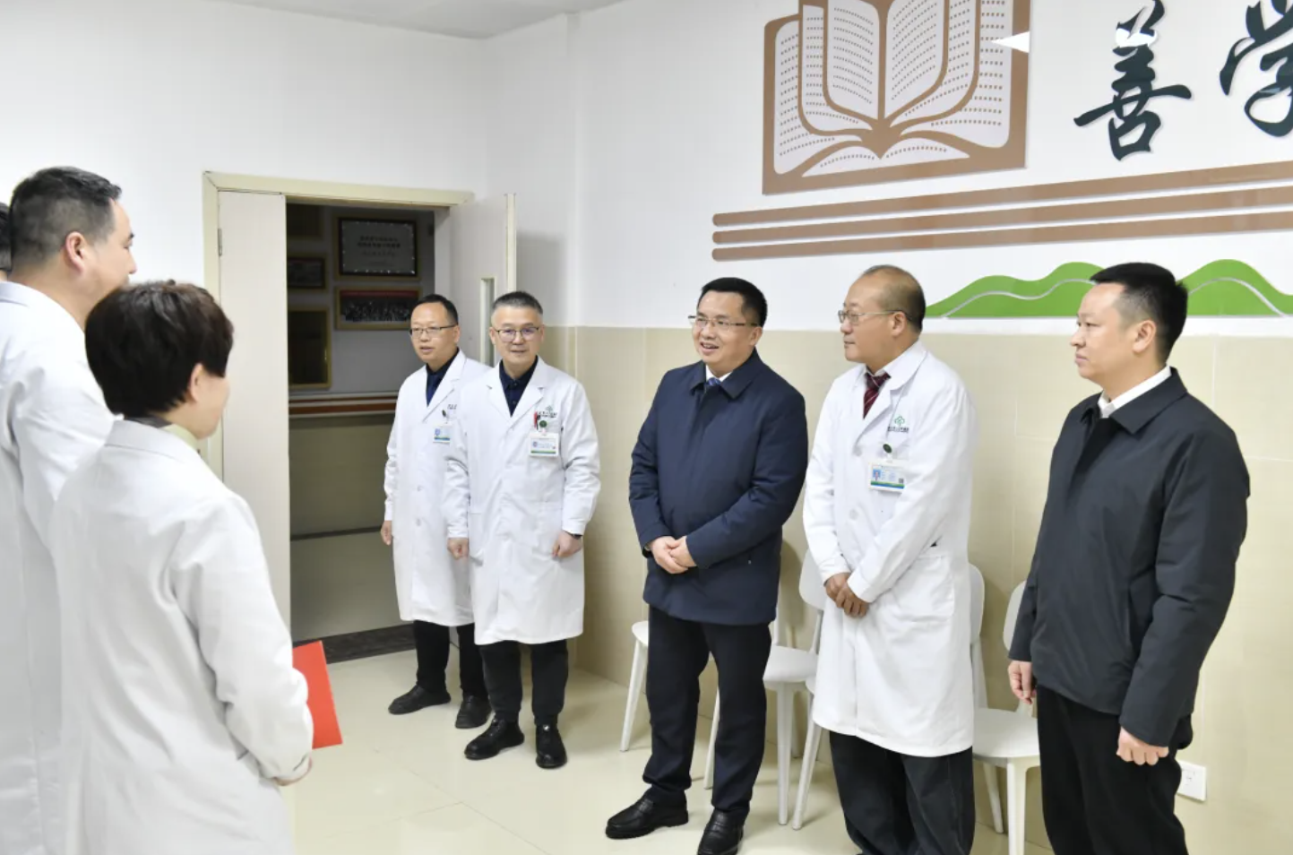 顾先林走访慰问专家人才(图2)