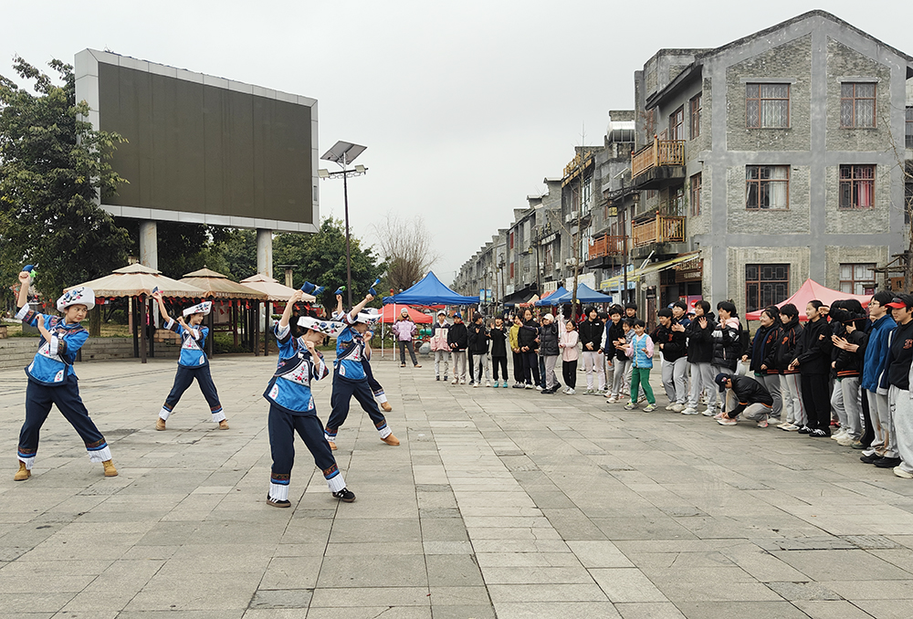 兴义：冬训赛场年味浓 挥棒逐梦迎新春(图4)
