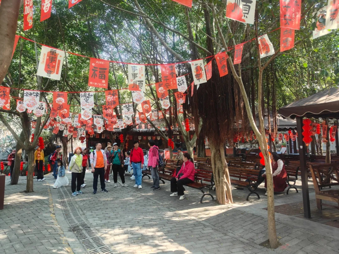 【网络中国节·春节】好山好水年味浓！兴义万峰湖成为游客向往的“诗和远方”(图3)
