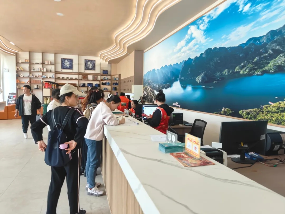 【网络中国节·春节】好山好水年味浓！兴义万峰湖成为游客向往的“诗和远方”(图5)