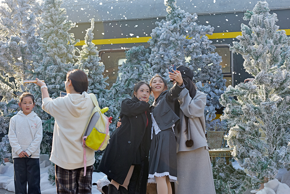 兴义：“高铁+文旅体”融合发展 “快进慢游”吸引八方宾客(图2)