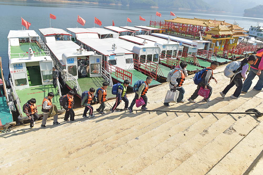 一条水上“直通车” 护航百名孩子上学路(图5)