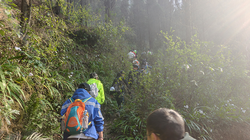 “禾力乡村・徒步贵州”活动走进敬南镇飞龙洞村(图2)