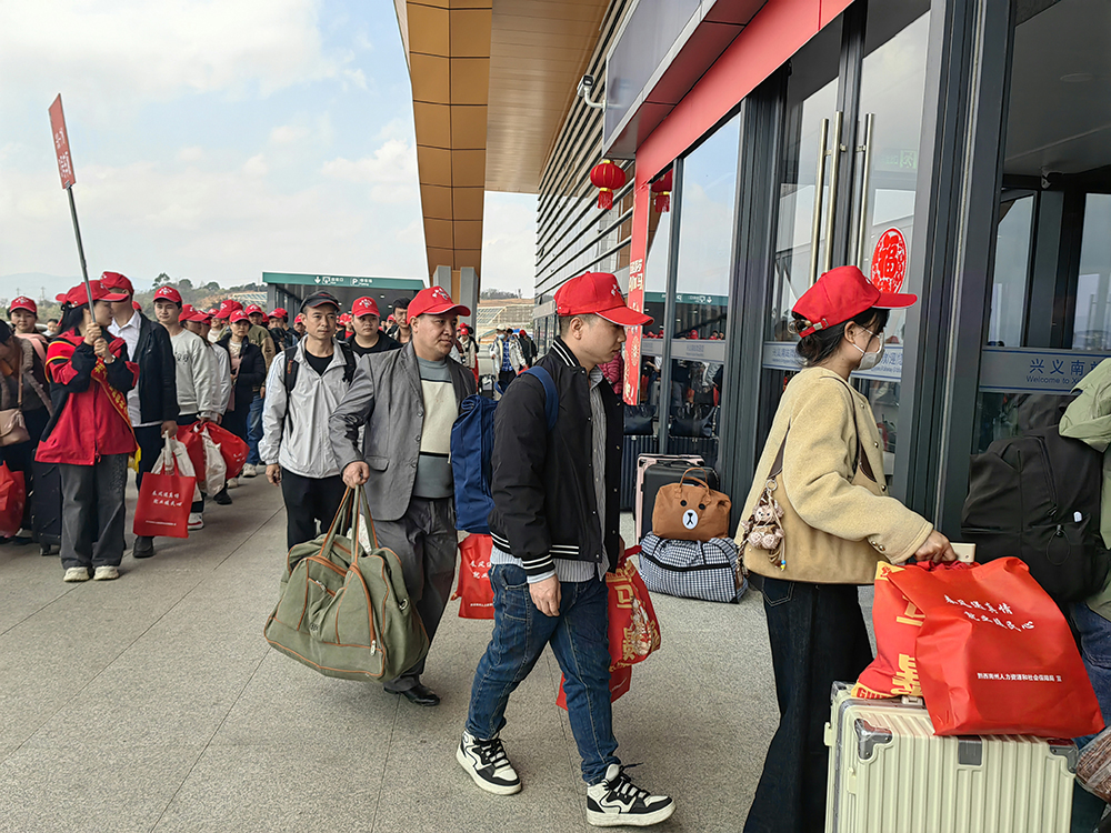 陈龙荣：十年坚守 绘就团圆梦(图2)