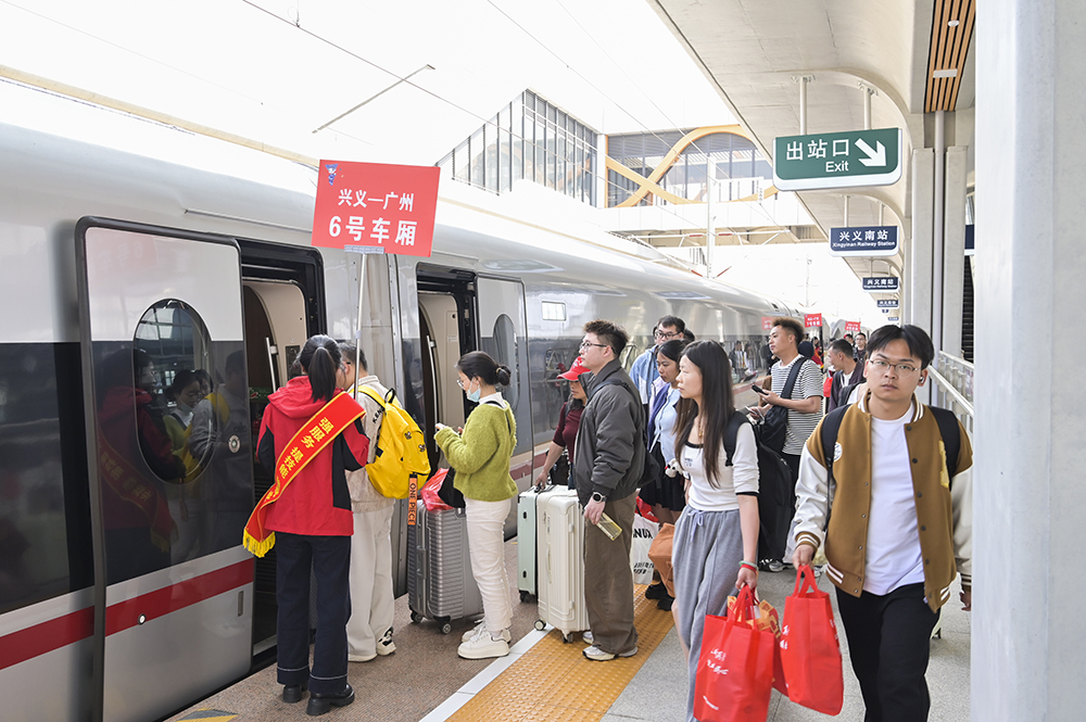 陈龙荣：十年坚守 绘就团圆梦(图4)