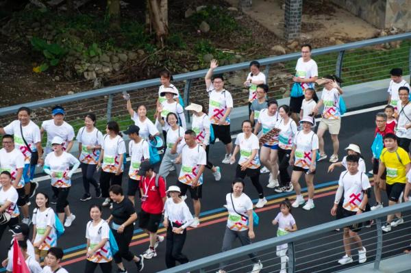 【黔西南州所有A级景区免费！】跑过峰林，再看山河｜凭号码布，解锁兴义“一城八景”(图4)