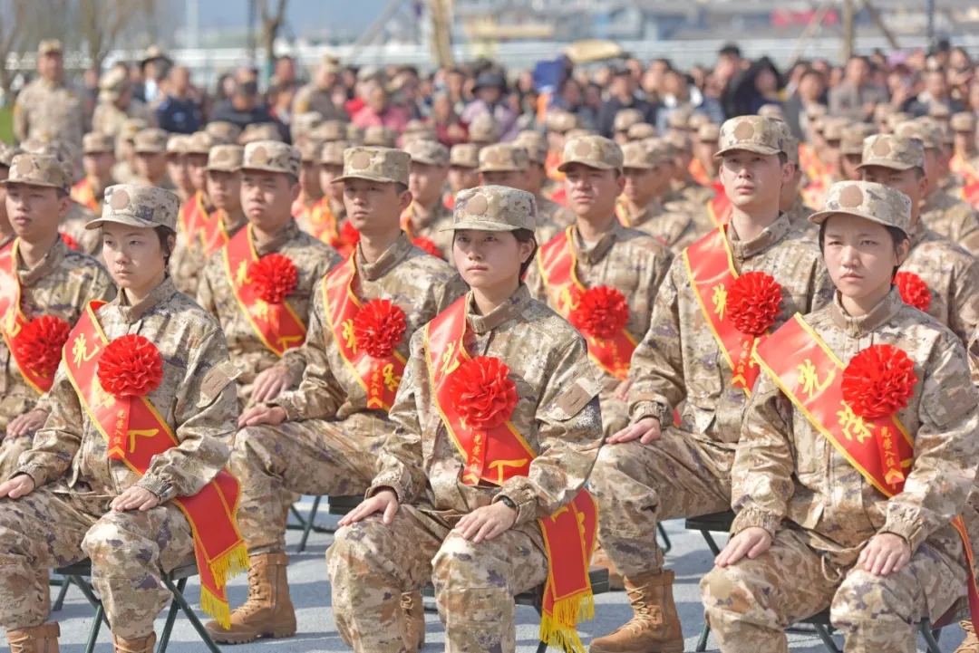 兴义市举行2026年上半年新兵入伍欢送仪式(图2)