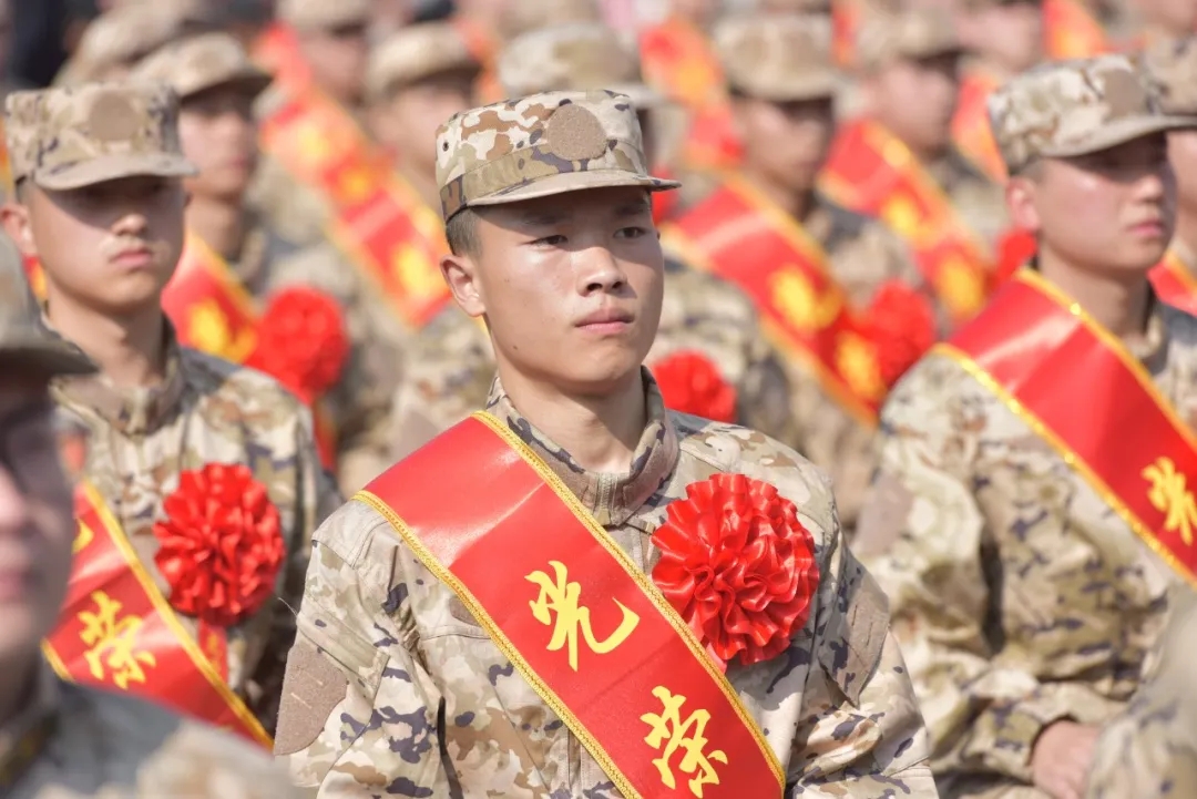 青春献国防 热血赴使命 兴义市欢送2026年上半年新兵光荣入伍(图7)