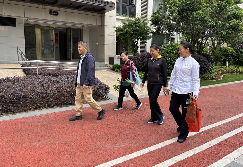 从短暂旅居到扎根安居 八方游客变“新兴义人”(图7)