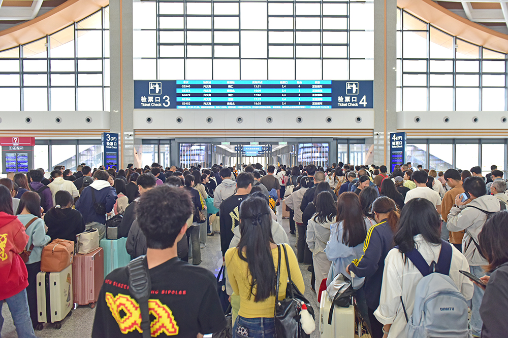 盘兴高铁“五一”运输圆满收官 8天发送旅客超21万人次(图1)