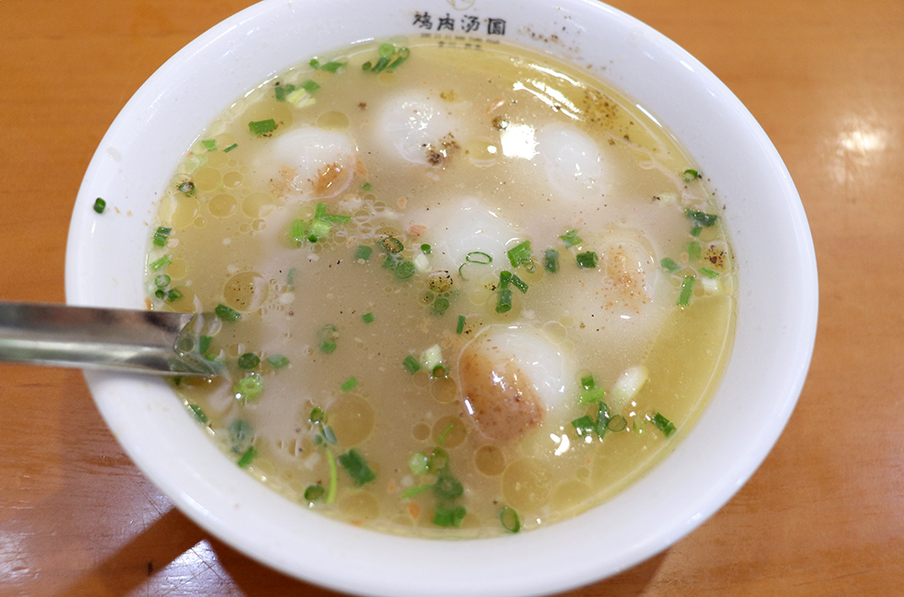 贵州兴义：特色小吃“圈粉”八方来客 绘就“舌尖上的旅居”新画卷(图4)