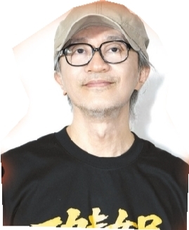 从25年前的《少林足球》到正在热映的《功夫女足》 周星驰：心中这团火永不熄灭(图1)