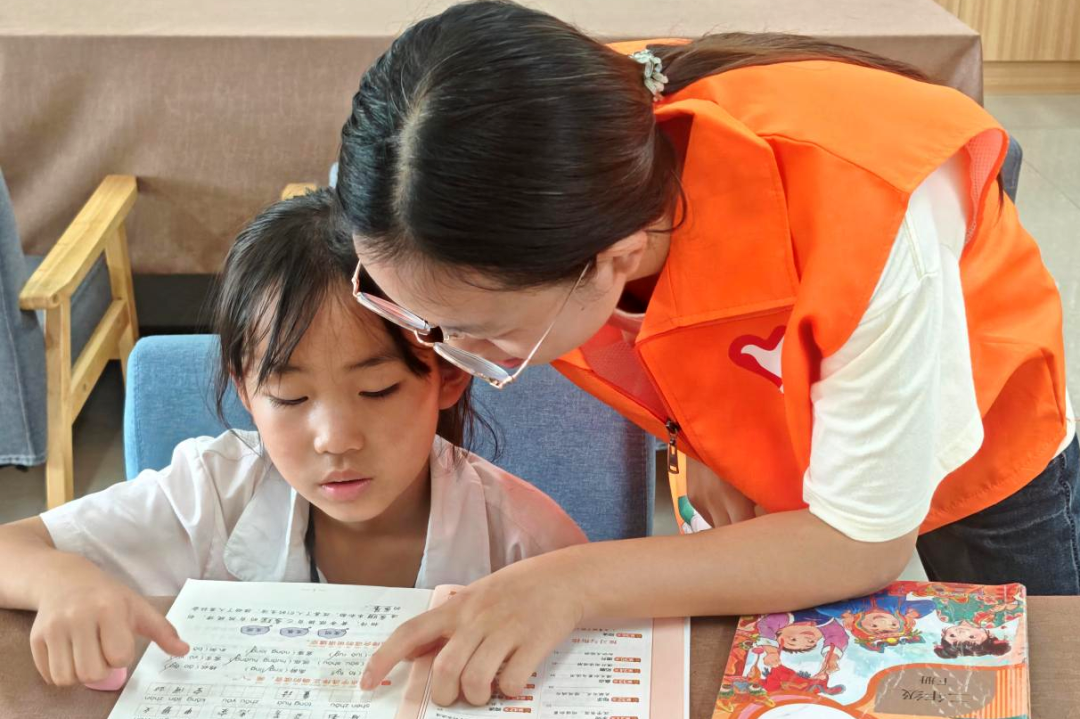 图片4 青春伴童心 筑梦暑期行——兴义市2026年暑期未成年人关爱志愿服务活动有序推进(图2)