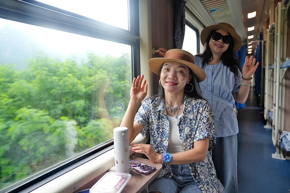 桂粤旅游专列直达兴义 跨省避暑游持续升温(图5)