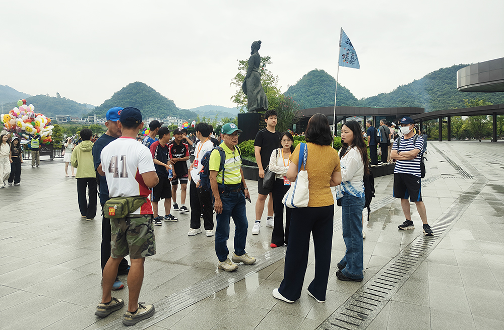 IMG20260806093939 以赛为桥以景连心 两岸青年共赏兴义好风光(图2)