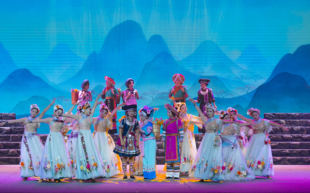 DSC_6061 载誉归来!贵州“村舞”《锦·蓝》公益首演在兴义启幕(图2)