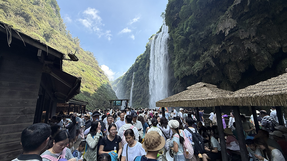 兴义南站暑运到发旅客超120万人次 单日发送量五次破纪录(图3)