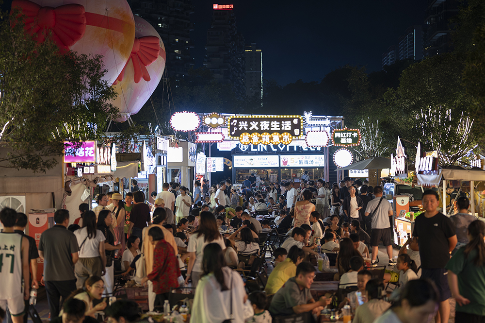 峰林伴咖香 夜市醉晚风——贵州兴义解锁“早咖夜酒”文旅新体验(图6)