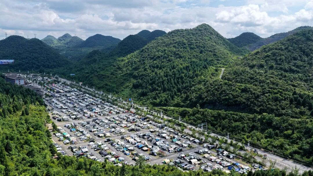 贵州就是“白居易”,理想旅居:一半烟火白居,一半自在居易(图7) 贵州就是“白居易”,理想旅居:一半烟火白居,一半自在居易(图7)