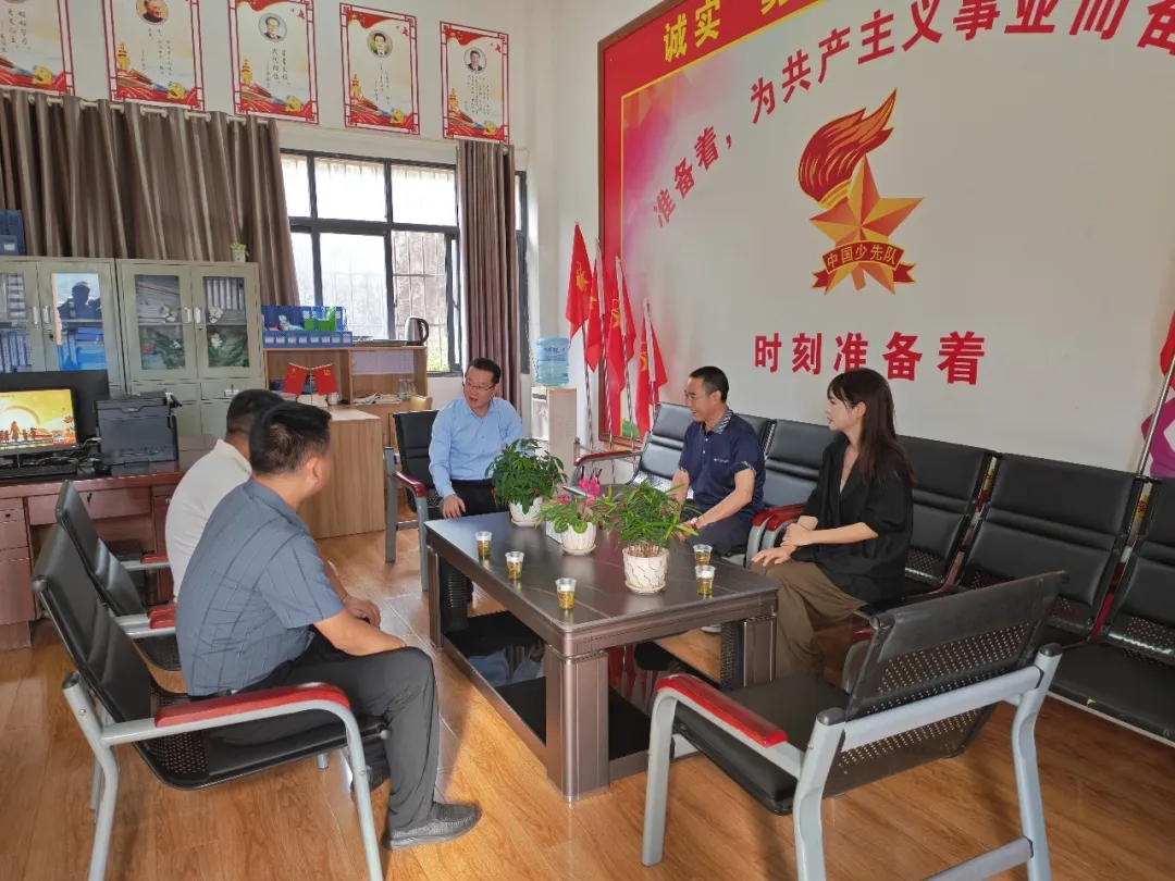 20260910_223746_007 顾先林钟代刚兰有祥黄晨等市领导看望慰问教师并调研教育工作向全市广大教师和教育工作者致以节日祝福(图6)